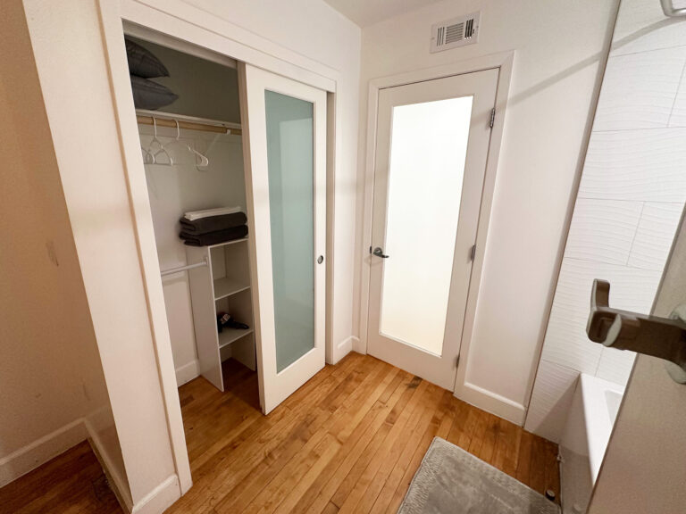2-bedroom-hwh-suites-with-closet